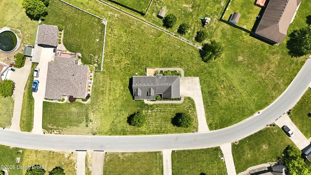 359 S Peak Ave, Shepherdsville, KY 40165