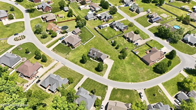 359 S Peak Ave, Shepherdsville, KY 40165