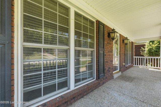 359 S Peak Ave, Shepherdsville, KY 40165