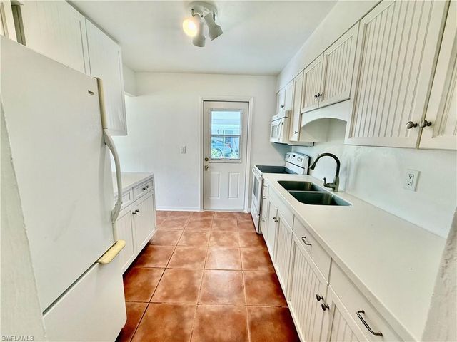 36 Heath Aster LN, Lehigh Acres, FL 33936