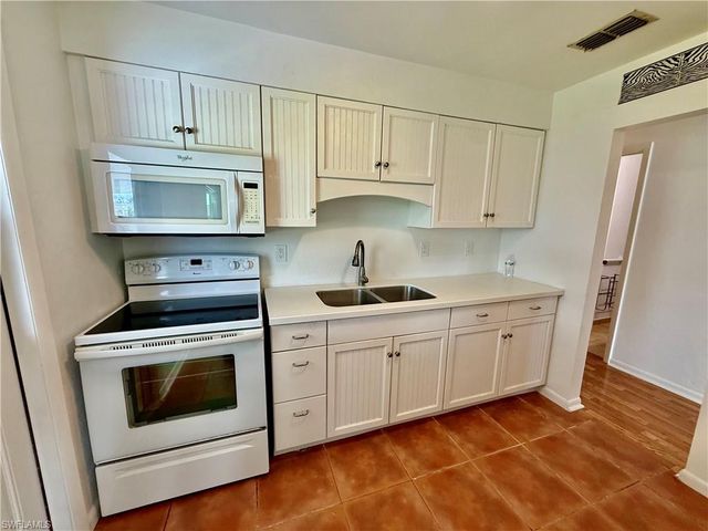 36 Heath Aster LN, Lehigh Acres, FL 33936