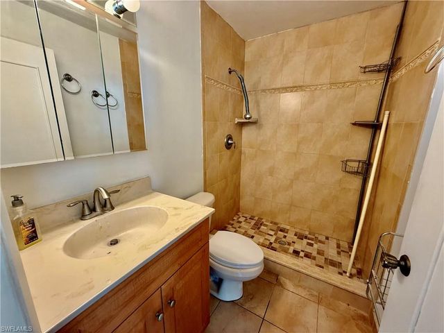 36 Heath Aster LN, Lehigh Acres, FL 33936