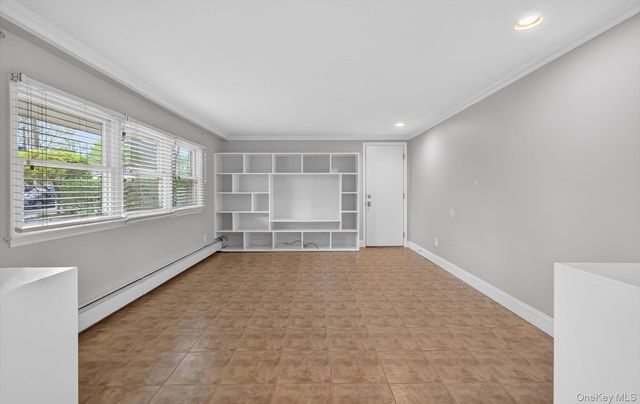 9 Eldridge Place, Glen Cove, NY 11542