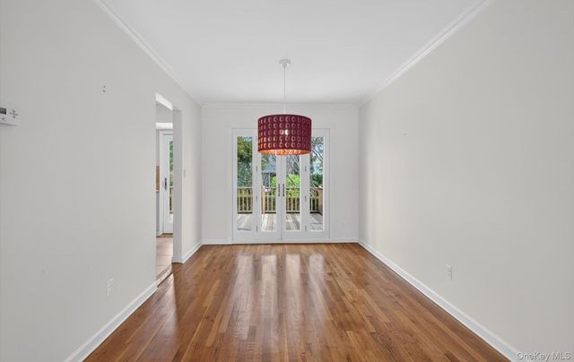 9 Eldridge Place, Glen Cove, NY 11542