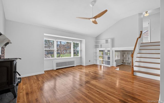 9 Eldridge Place, Glen Cove, NY 11542