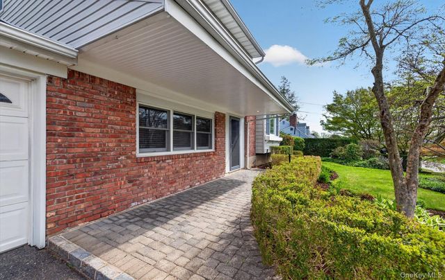 9 Eldridge Place, Glen Cove, NY 11542