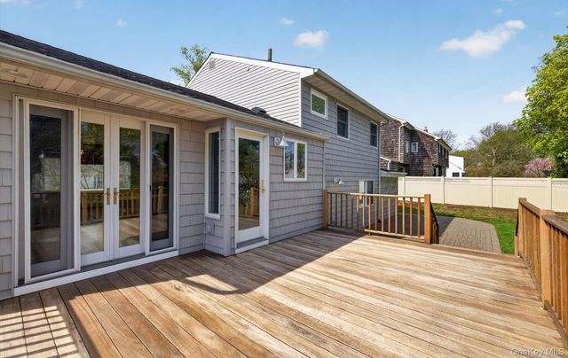 9 Eldridge Place, Glen Cove, NY 11542