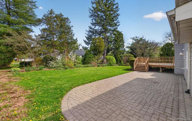 9 Eldridge Place, Glen Cove, NY 11542