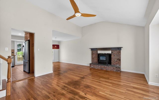 9 Eldridge Place, Glen Cove, NY 11542