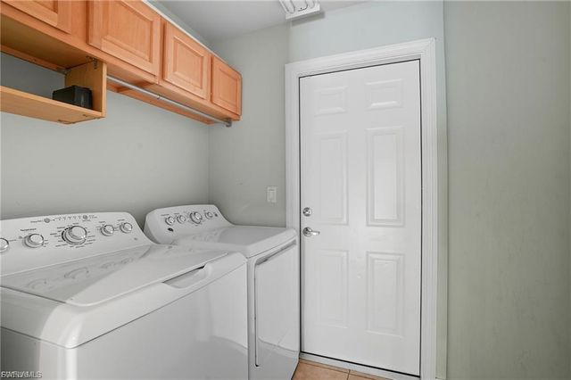 2427 Woodbourne PL, Cape Coral, FL 33991