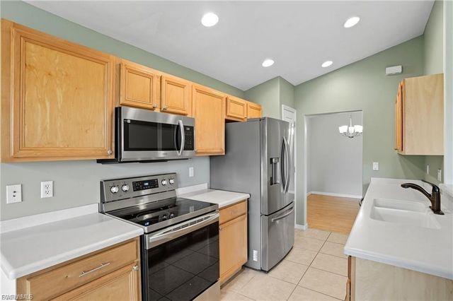 2427 Woodbourne PL, Cape Coral, FL 33991