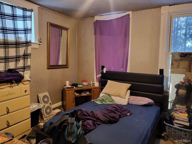 817 River Avenue, Iron Mountain, MI 49801