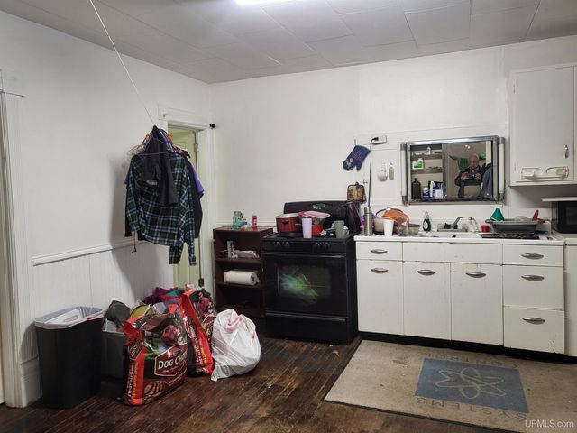 817 River Avenue, Iron Mountain, MI 49801