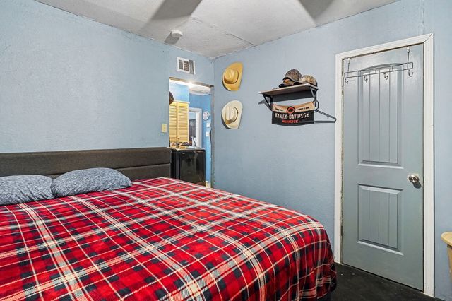 2919 NW 23rd Street, Fort Worth, TX 76106