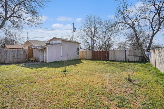 2919 NW 23rd Street, Fort Worth, TX 76106