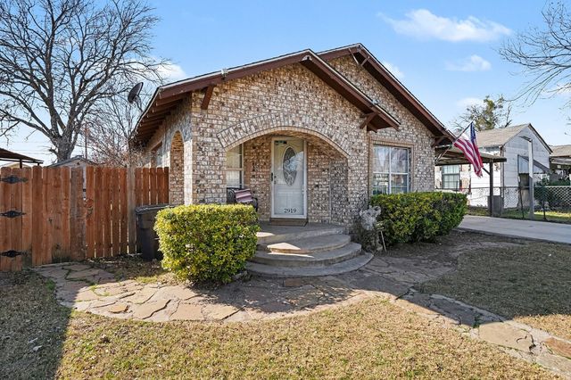 2919 NW 23rd Street, Fort Worth, TX 76106