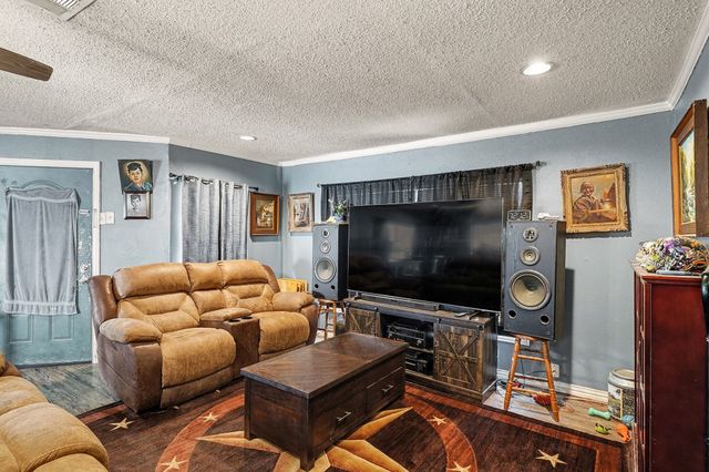 2919 NW 23rd Street, Fort Worth, TX 76106