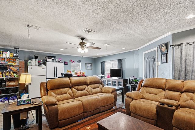 2919 NW 23rd Street, Fort Worth, TX 76106