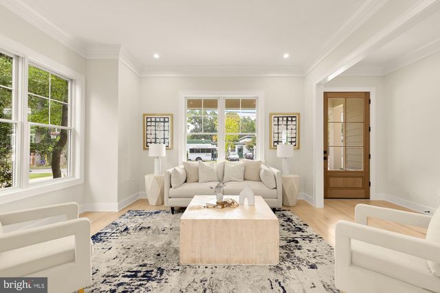 9512 FOREST RD, Bethesda, MD 20814