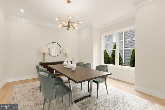 9512 FOREST RD, Bethesda, MD 20814
