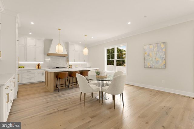 9512 FOREST RD, Bethesda, MD 20814