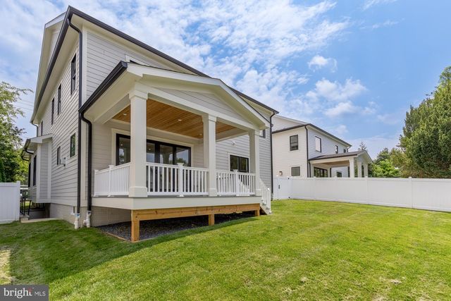 9512 FOREST RD, Bethesda, MD 20814