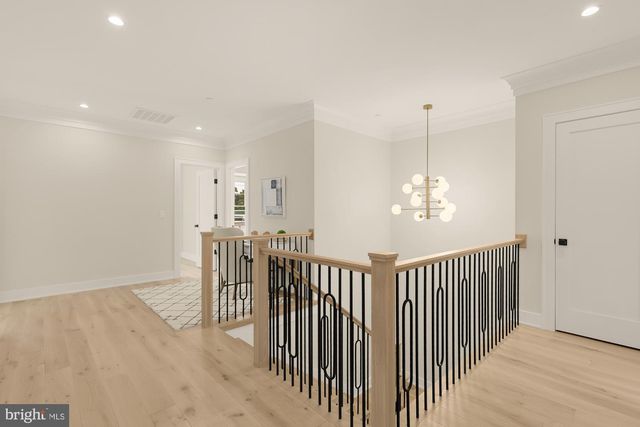 9512 FOREST RD, Bethesda, MD 20814
