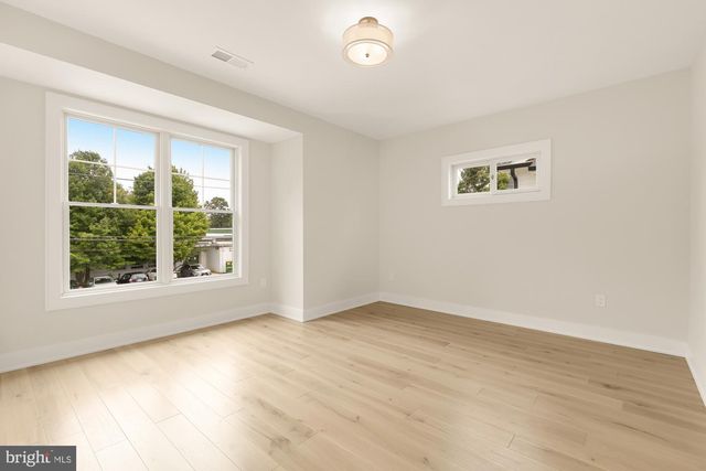 9512 FOREST RD, Bethesda, MD 20814