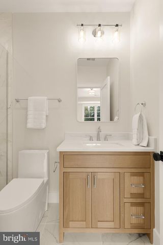 9512 FOREST RD, Bethesda, MD 20814