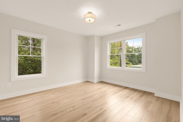 9512 FOREST RD, Bethesda, MD 20814