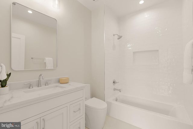 9512 FOREST RD, Bethesda, MD 20814