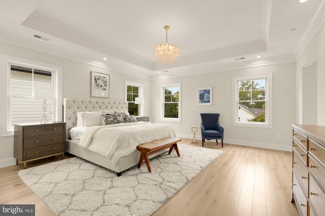 9512 FOREST RD, Bethesda, MD 20814