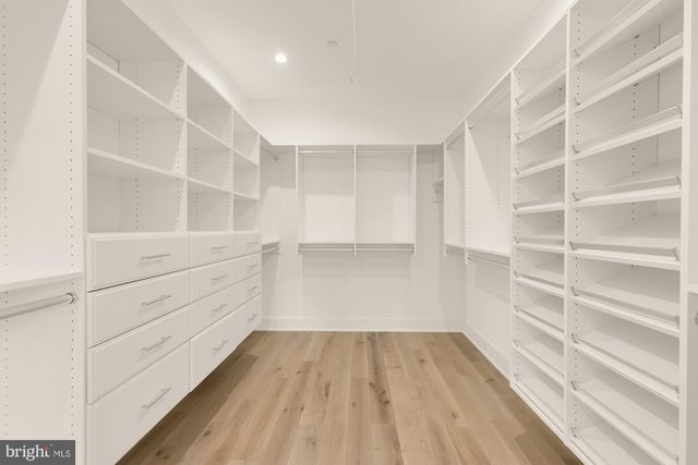 9512 FOREST RD, Bethesda, MD 20814