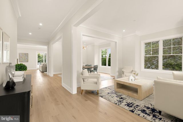 9512 FOREST RD, Bethesda, MD 20814