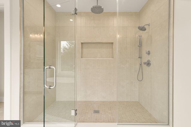 9512 FOREST RD, Bethesda, MD 20814