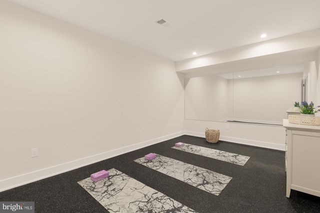 9512 FOREST RD, Bethesda, MD 20814