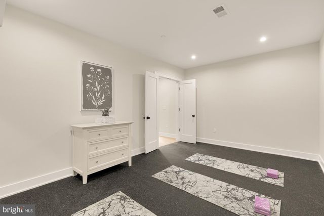 9512 FOREST RD, Bethesda, MD 20814