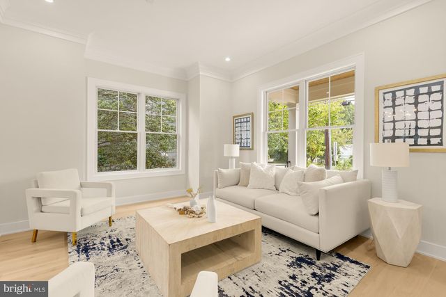 9512 FOREST RD, Bethesda, MD 20814