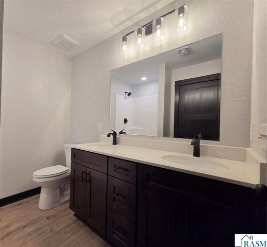 321 Falcon Run, Eagle Lake, MN 56024