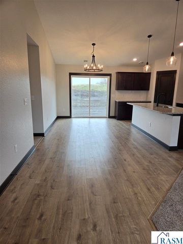 321 Falcon Run, Eagle Lake, MN 56024