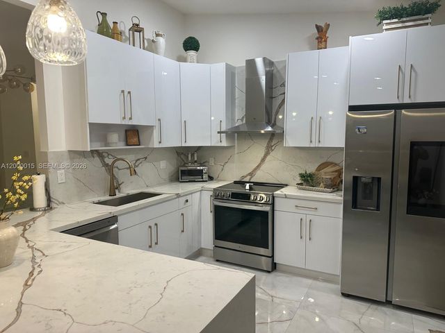 15359 SW 43rd Ln, Miami, FL 33185