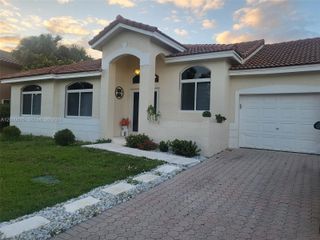 15359 SW 43rd Ln, Miami, FL 33185