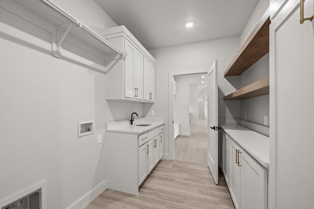 9425 County Road 5300, Shallowater, TX 79363