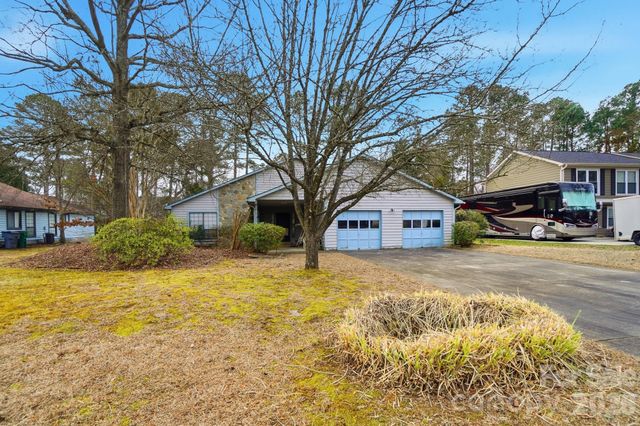 11209 Snapfinger Drive, Charlotte, NC 28277