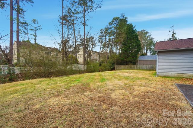 11209 Snapfinger Drive, Charlotte, NC 28277