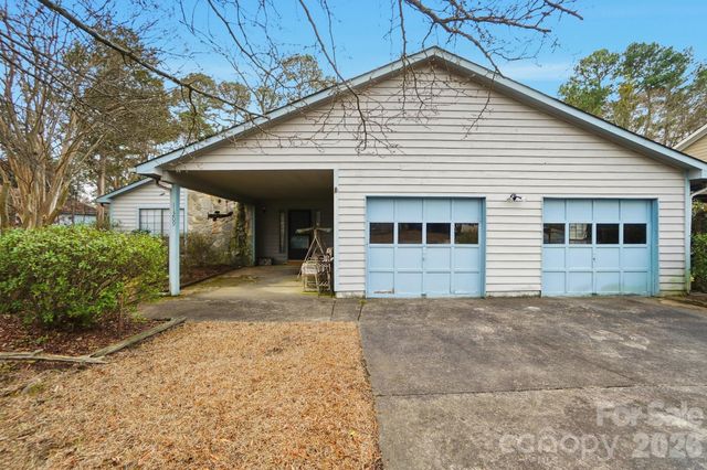 11209 Snapfinger Drive, Charlotte, NC 28277