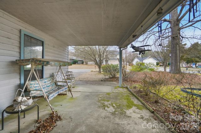 11209 Snapfinger Drive, Charlotte, NC 28277