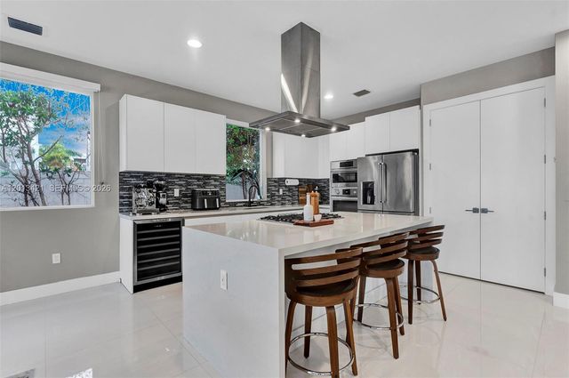7535 NW 98th Ave 7535, Doral, FL 33178