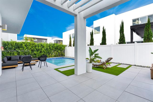 7535 NW 98th Ave 7535, Doral, FL 33178