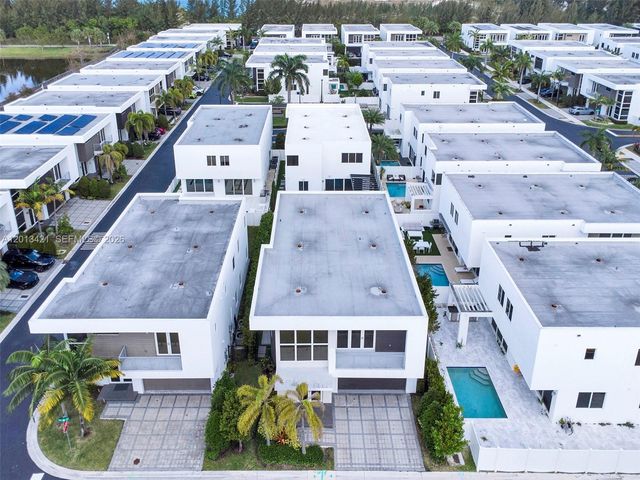 7535 NW 98th Ave 7535, Doral, FL 33178
